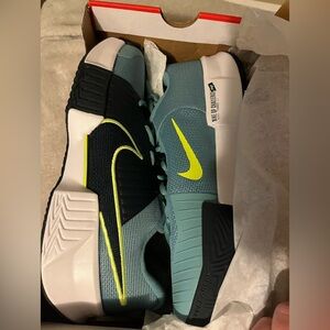 Nike Zoom GP Challenge Pro Tennis Mens Size 11.5 Turquoise Navy Volt FJ7767-401